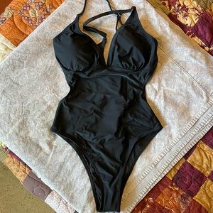 One piece Black cutout swim suit